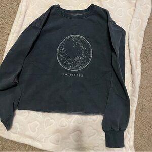 XS Holister crew neck